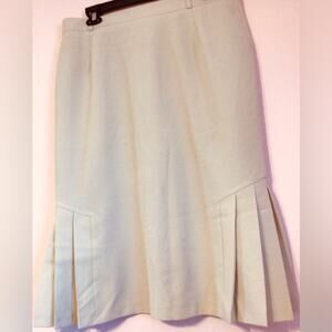 Vintage Canda tan pleated bottom Skirt size US 18